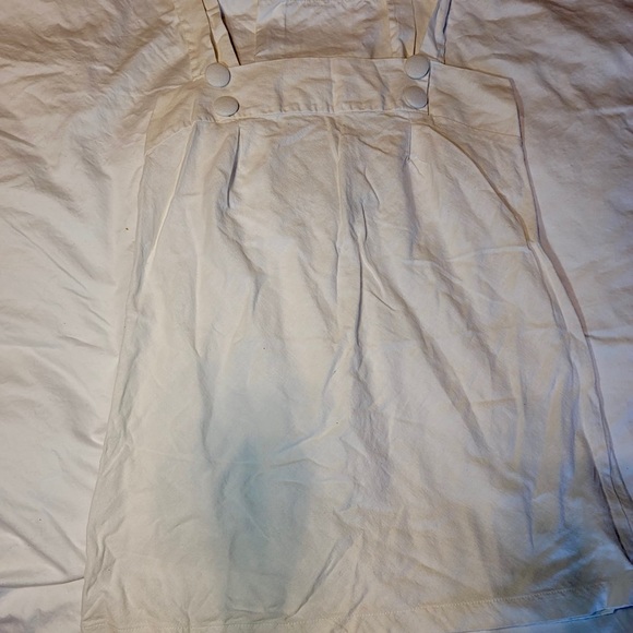 White overall shirt with buttons - Picture 3 of 5